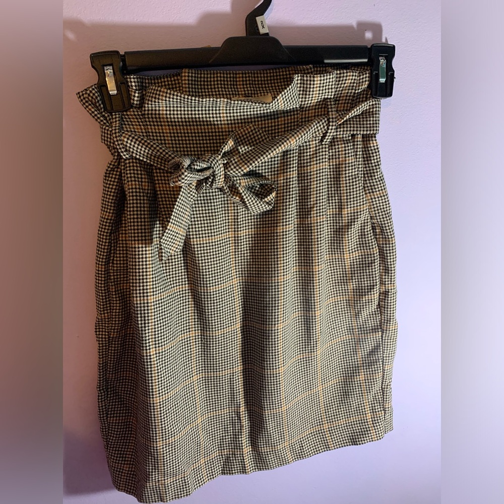 Cute tie plaid skirt
